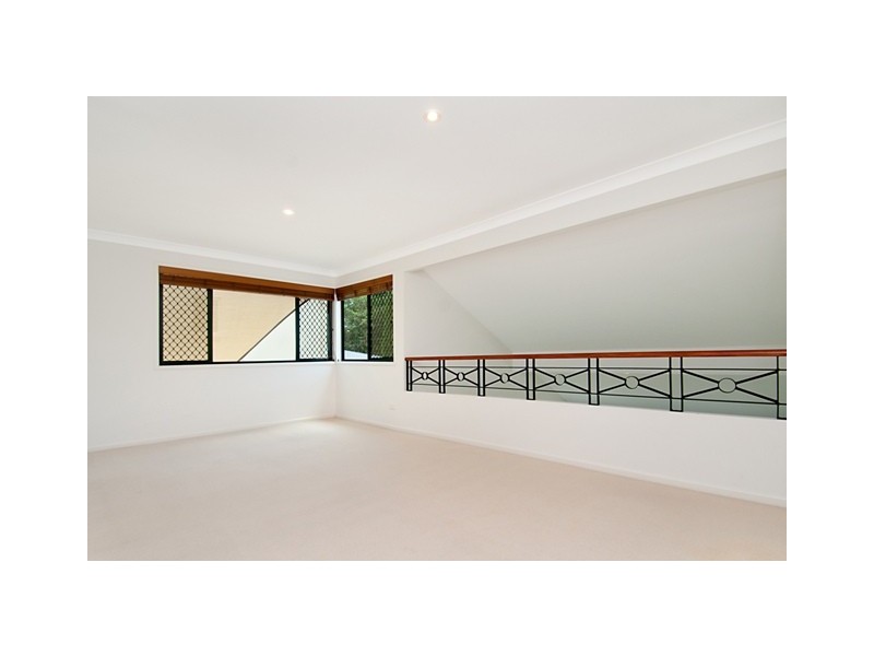 8 Pampling Place, Twin Waters QLD 4564