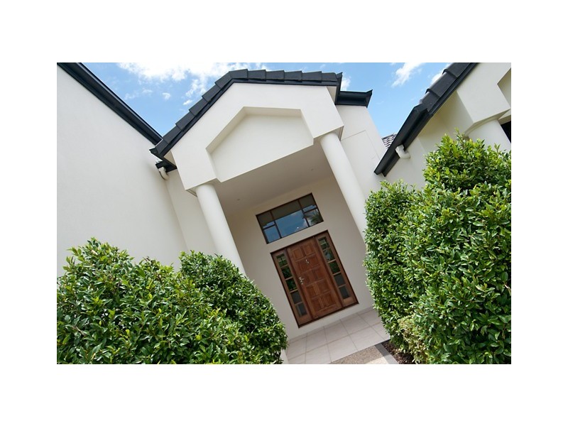 8 Pampling Place, Twin Waters QLD 4564