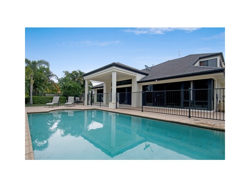 8 Pampling Place, Twin Waters QLD 4564