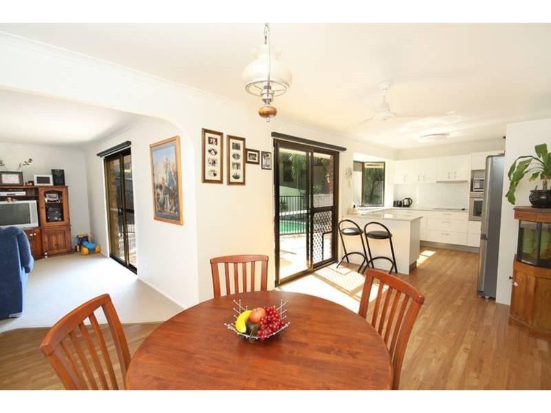 6 Yakola Parade, Alexandra Headland QLD 4572