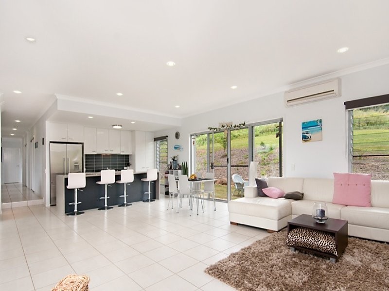 220 Diddillibah Road, Woombye QLD 4559