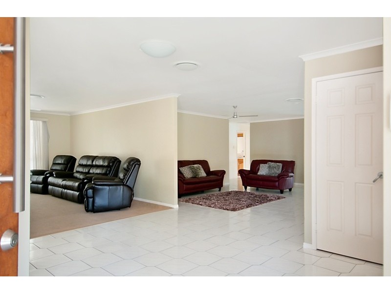 8 White Dove Court, Wurtulla QLD 4575