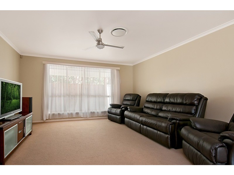 8 White Dove Court, Wurtulla QLD 4575
