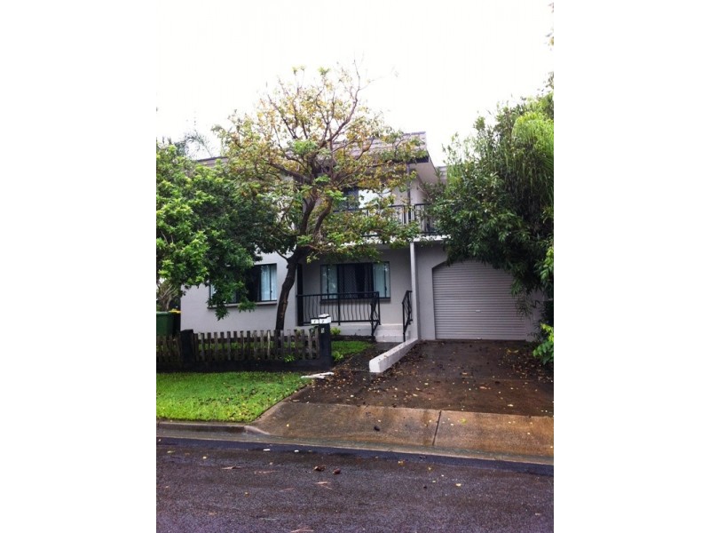 2/5 Tombarra Street, Mooloolaba QLD 4557