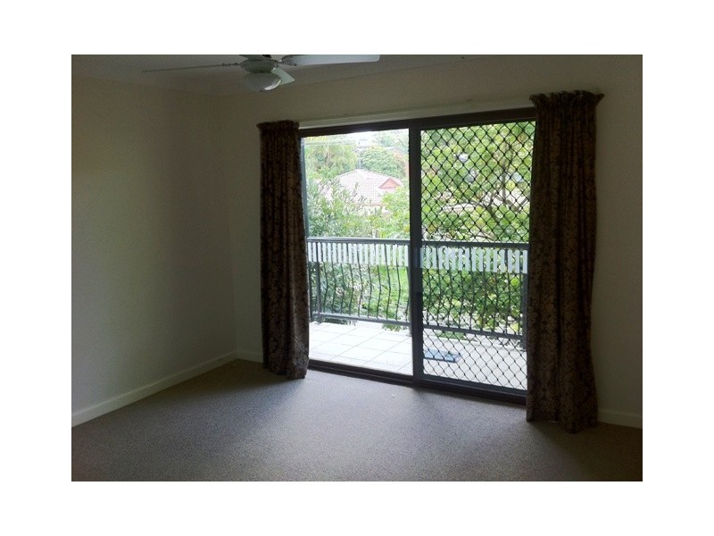 2/5 Tombarra Street, Mooloolaba QLD 4557