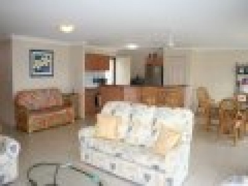 18 Maui Court, Kawana Island QLD 4575