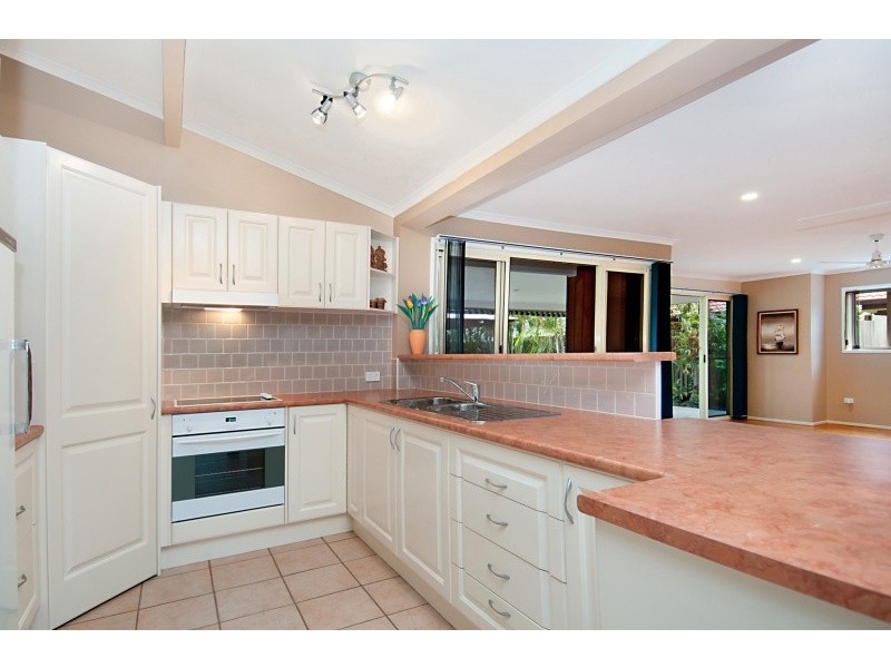 4 Baringa Street, Warana QLD 4575