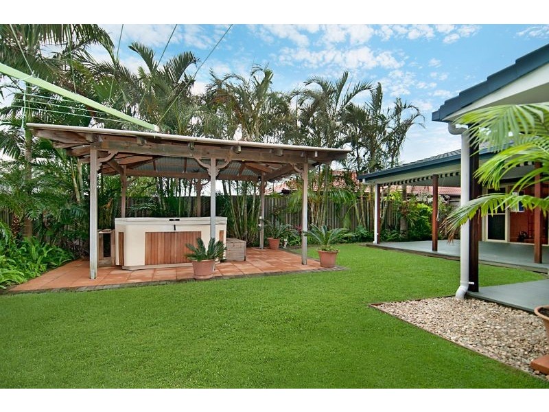 4 Baringa Street, Warana QLD 4575