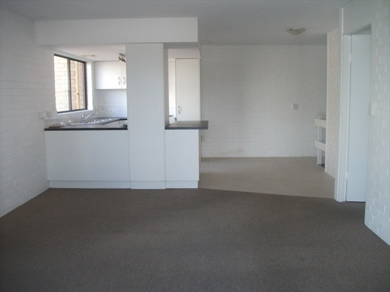 2/87 Buderim Avenue, Mooloolaba QLD 4557