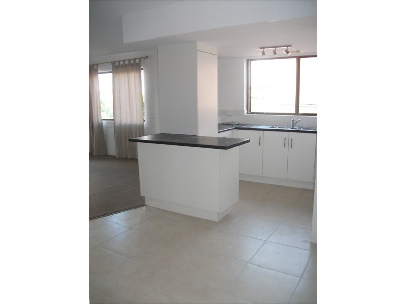 2/87 Buderim Avenue, Mooloolaba QLD 4557