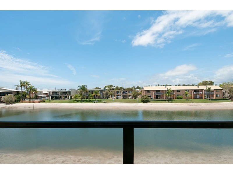7/11 Pangarinda Place, Mooloolaba QLD 4557