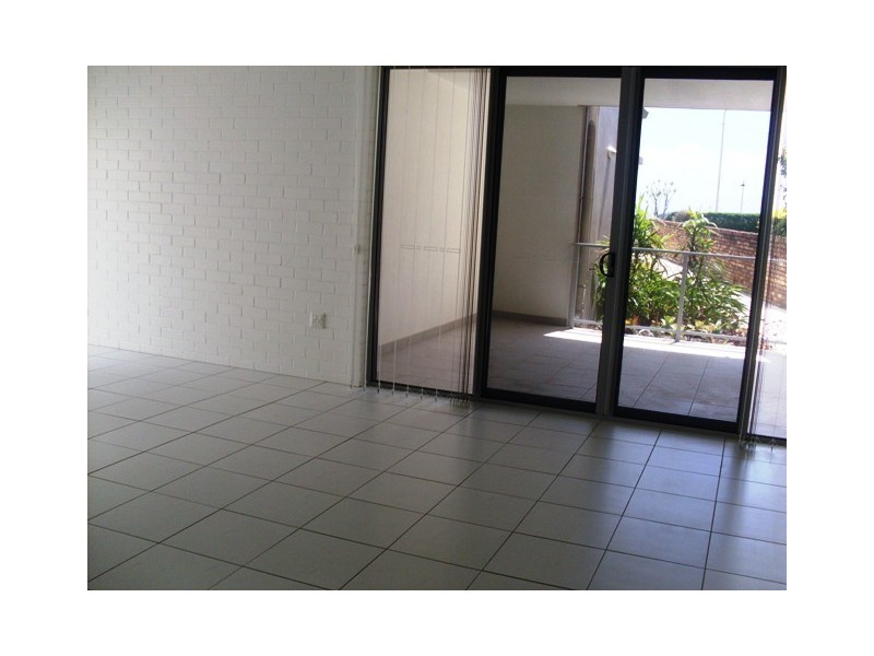 2/244 Alexandra Parade, Alexandra Headland QLD 4572