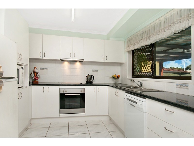 5 Palkana Drive, Warana QLD 4575