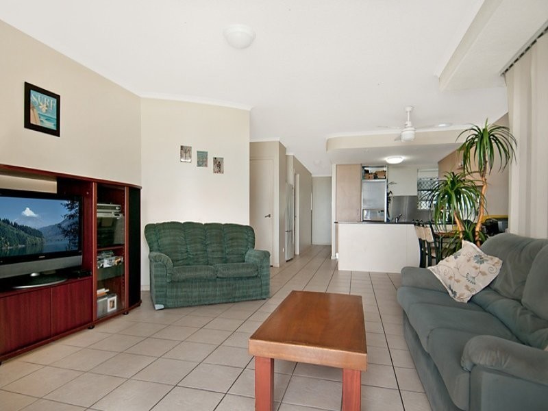 Unit 4 ‘St Minivers’ 15 Boolarong Crescent, Alexandra Headland QLD 4572