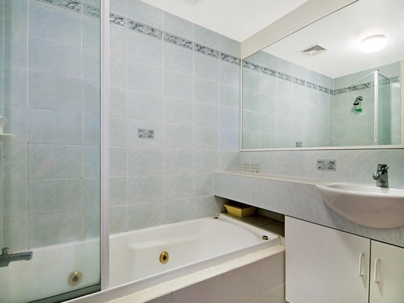 Unit 4 ‘St Minivers’ 15 Boolarong Crescent, Alexandra Headland QLD 4572