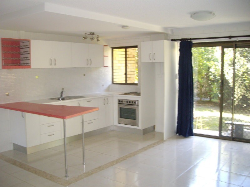 2/6 Barooga Crescent, Mooloolaba QLD 4557