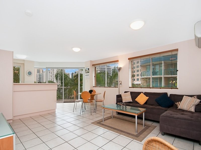 Unit 4/Seashells 12 Burnett Street, Mooloolaba QLD 4557