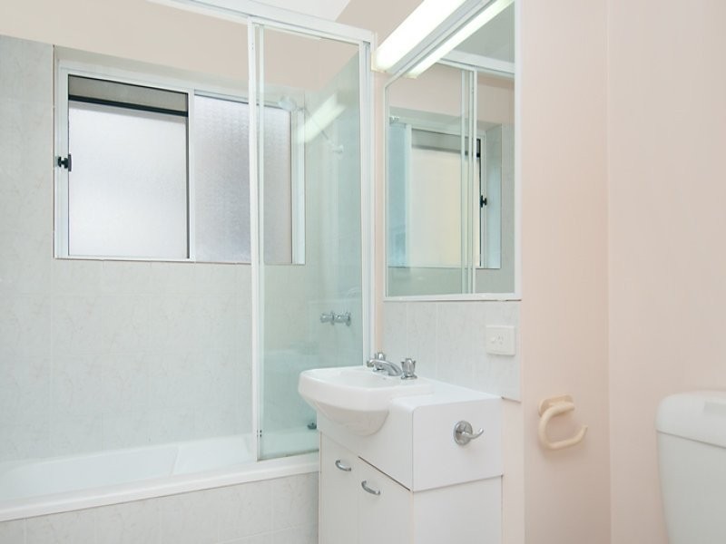 Unit 4/Seashells 12 Burnett Street, Mooloolaba QLD 4557