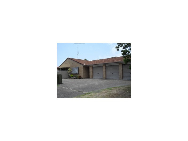 1/107 Goonawarra Drive, Mooloolaba QLD 4557