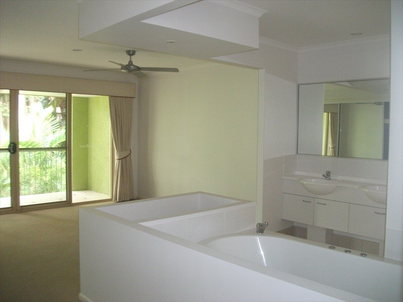 72/1 Poinsettia Avenue Emerald Springs, Mooloolaba QLD 4557