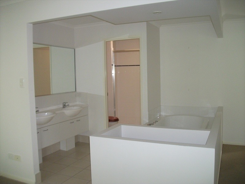 72/1 Poinsettia Avenue Emerald Springs, Mooloolaba QLD 4557