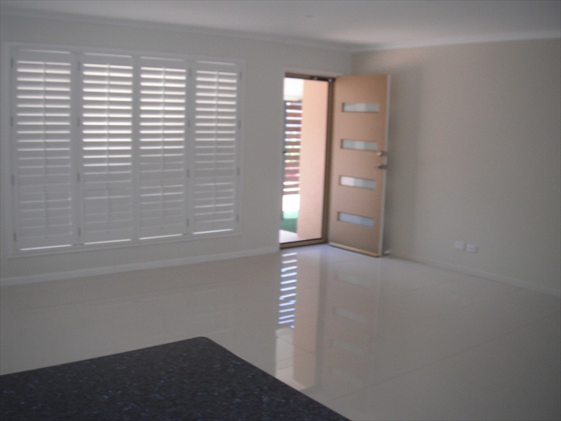 2/5 Mirrool Street, Warana QLD 4575