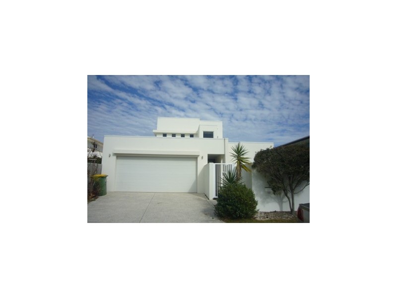 19 Bahamas Circuit, Kawana Island QLD 4575