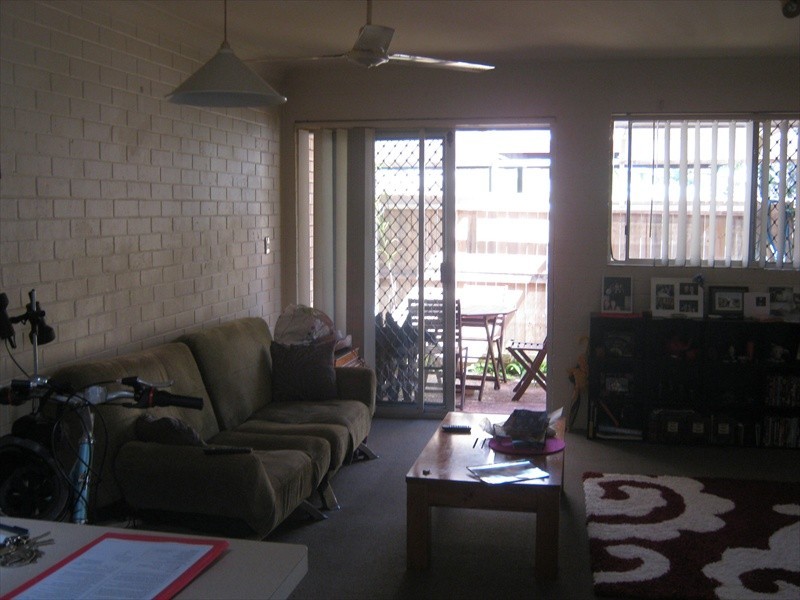 2/10 Goonawarra Drive, Mooloolaba QLD 4557