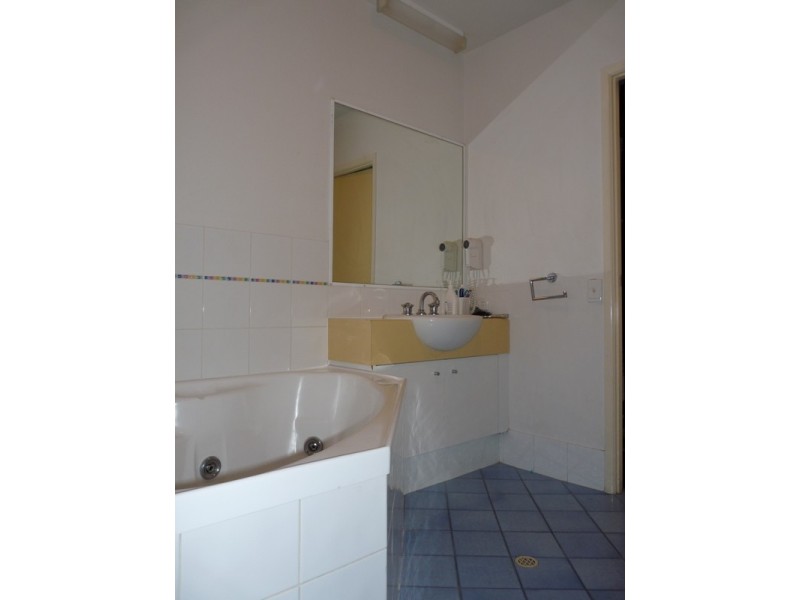 Unit 8 Caribbean Brisbane Road, Mooloolaba QLD 4557
