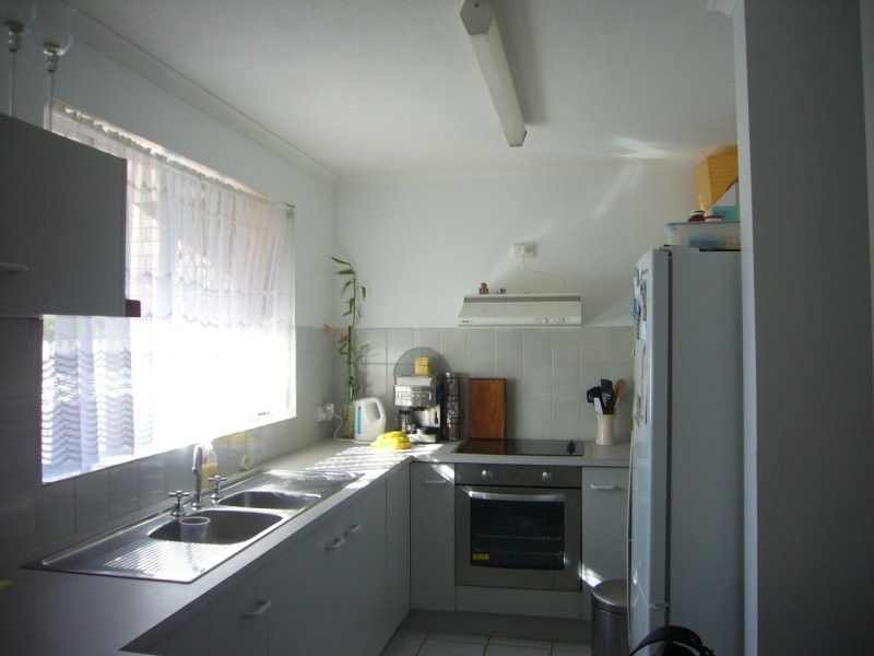 4/4 Kalinda Avenue, Mooloolaba QLD 4557