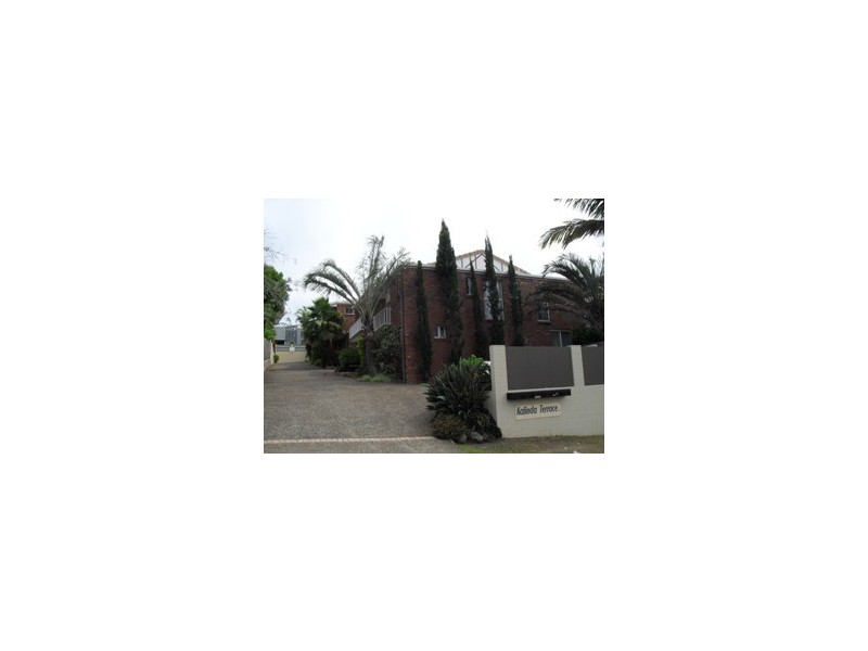 4/4 Kalinda Avenue, Mooloolaba QLD 4557