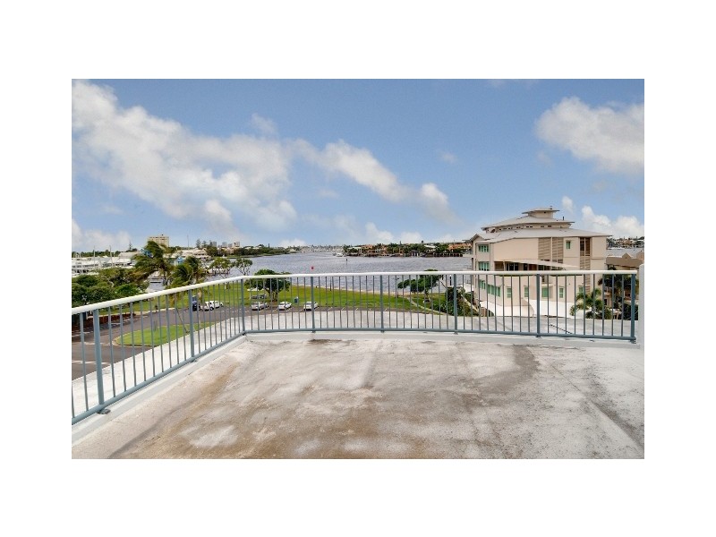 10/90 River Esplanade, Mooloolaba QLD 4557