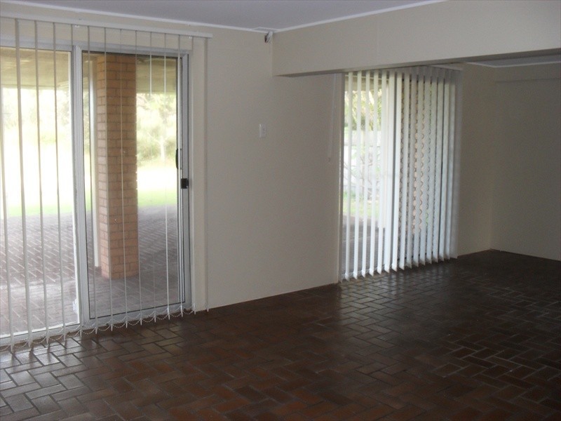 33 Oceanic Drive, Warana QLD 4575