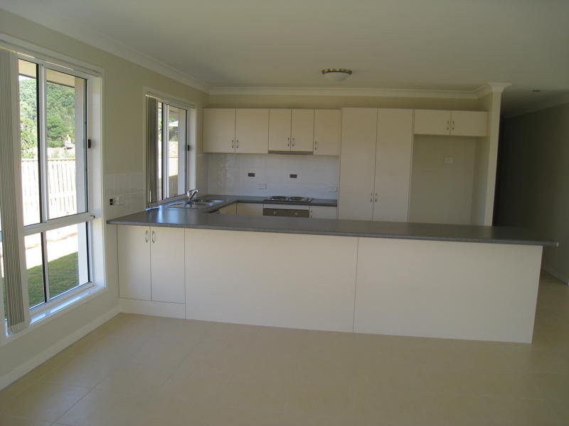 30 Presentation Boulevard, Nambour QLD 4560