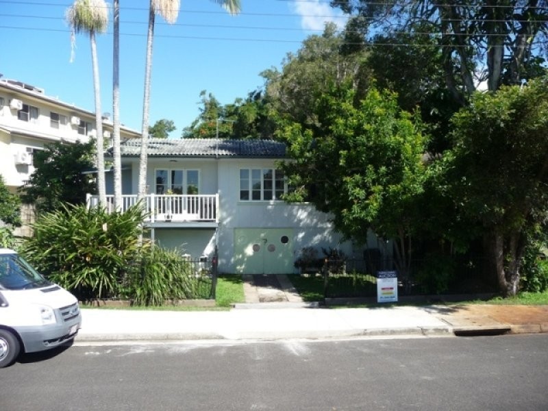 7 Bradman Avenue, Maroochydore QLD 4558