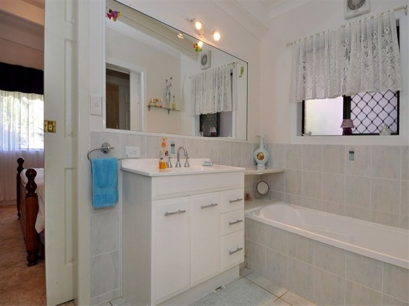 8 TYTHERLEIGH ROAD, Palmwoods QLD 4555