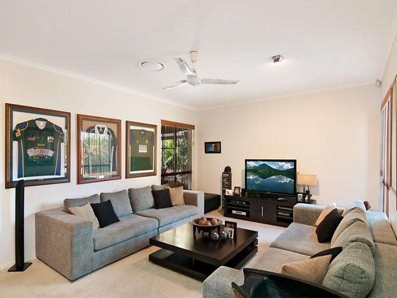 102 Karawatha Drive, Mountain Creek QLD 4557