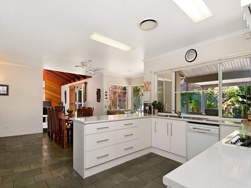 102 Karawatha Drive, Mountain Creek QLD 4557