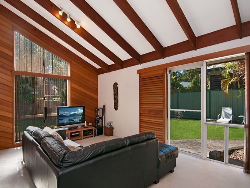 102 Karawatha Drive, Mountain Creek QLD 4557