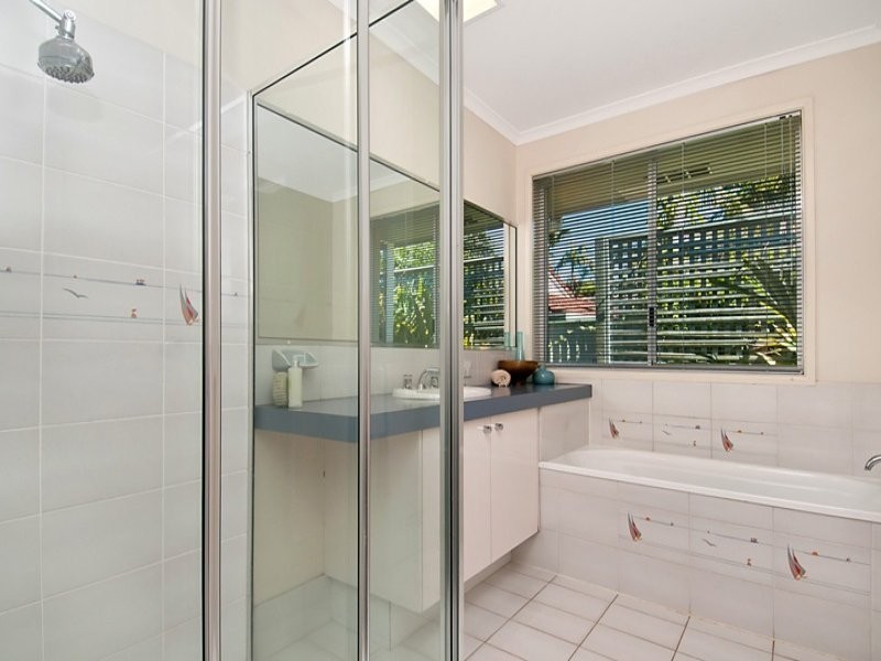 102 Karawatha Drive, Mountain Creek QLD 4557