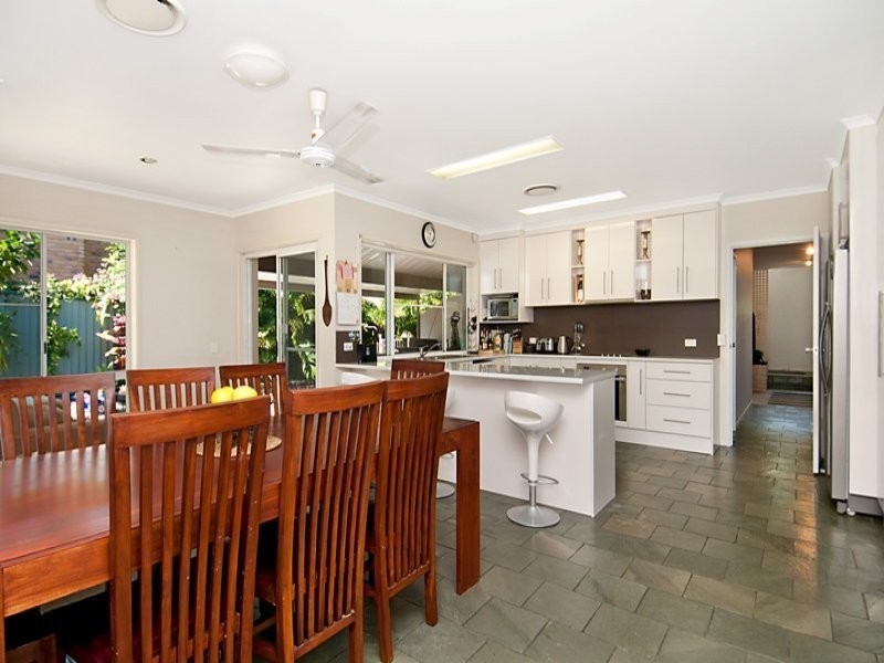 102 Karawatha Drive, Mountain Creek QLD 4557