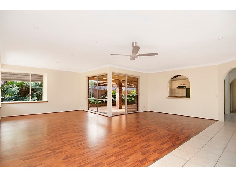 111 Karawatha Drive, Mountain Creek QLD 4557