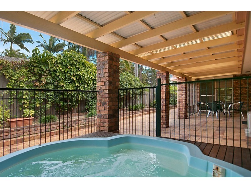 111 Karawatha Drive, Mountain Creek QLD 4557