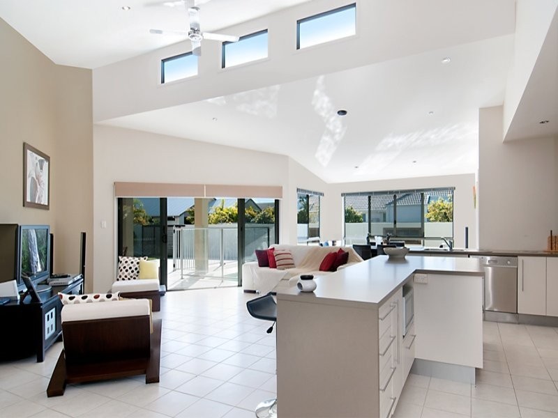 18 Margarita Court, Kawana Island QLD 4575