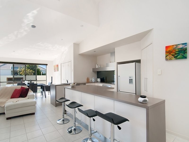 18 Margarita Court, Kawana Island QLD 4575