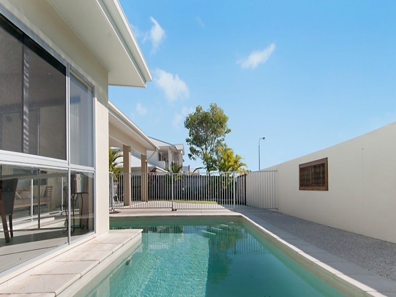 18 Margarita Court, Kawana Island QLD 4575