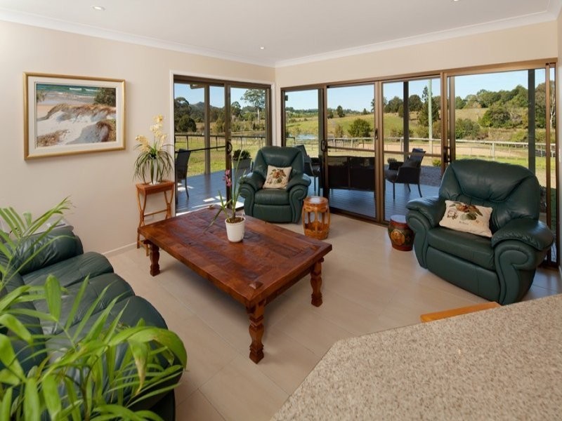 173 Ocean View Rd, Cooroy QLD 4563