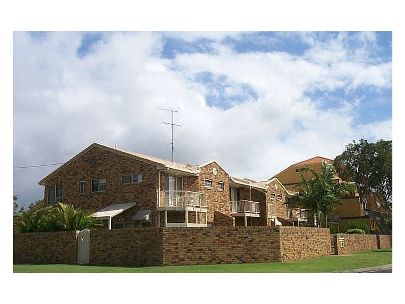 2/42 Fifth Avenue, Maroochydore QLD 4558