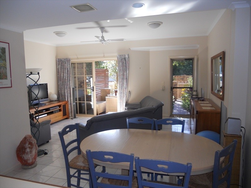 2/42 Fifth Avenue, Maroochydore QLD 4558