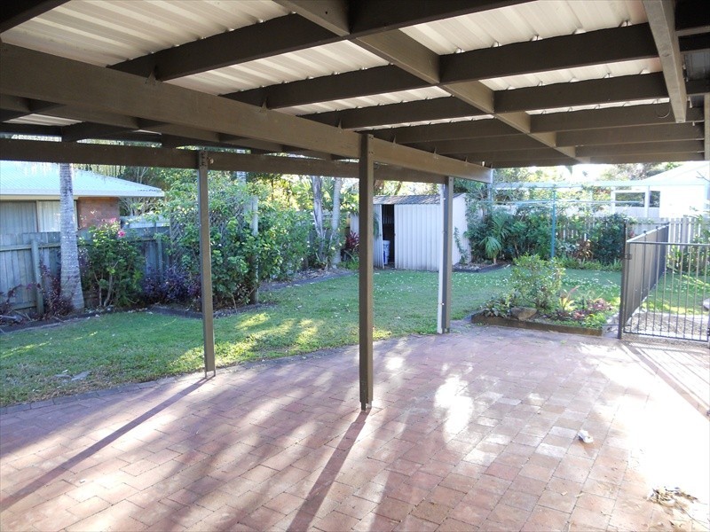 50 Brentwood Avenue, Mooloolaba QLD 4557